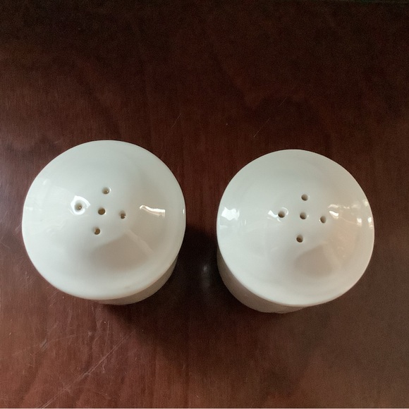 Royal Doulton Hotel Porcelain Salt and Pepper Set - Picture 2 of 4